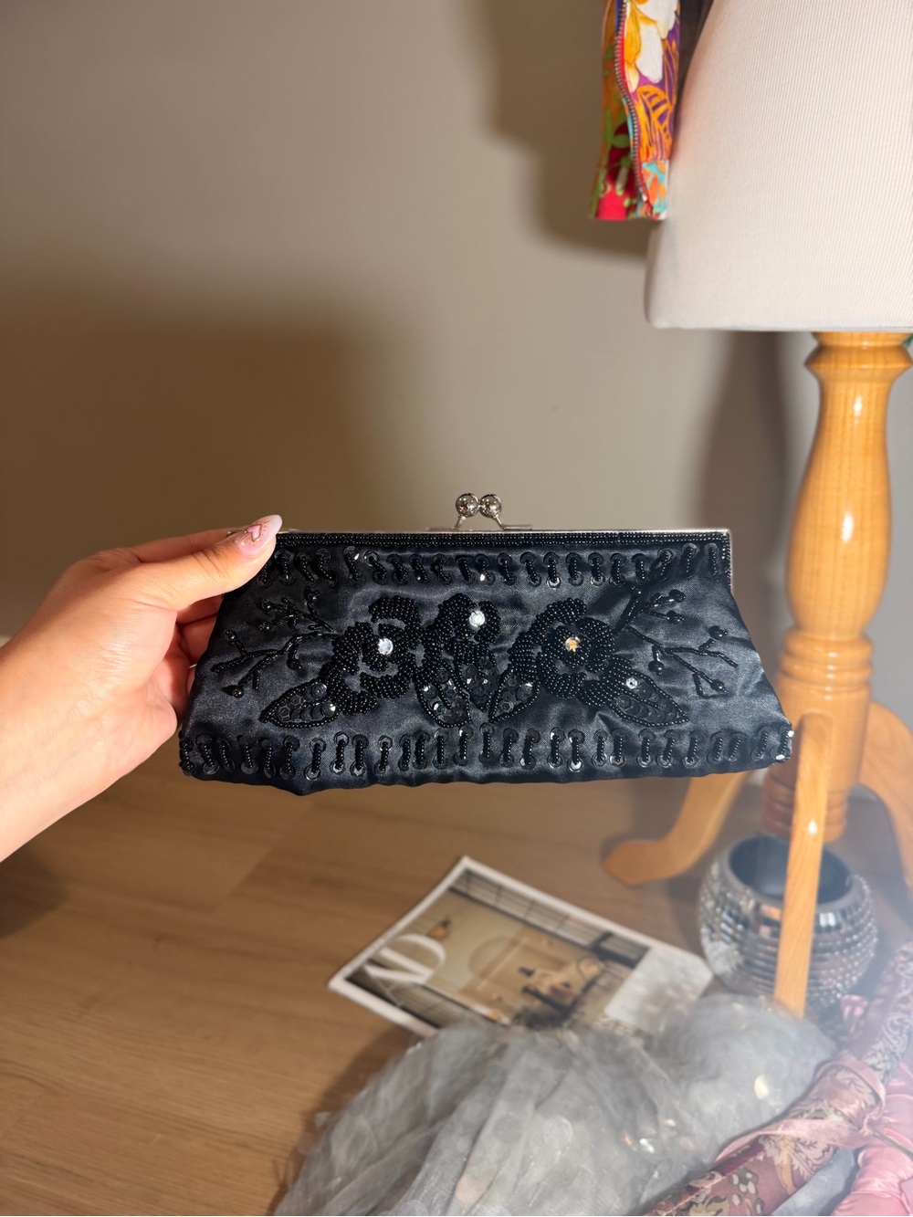 Vintage ⚪️ Chateau Black Beaded Floral Evening Clutch